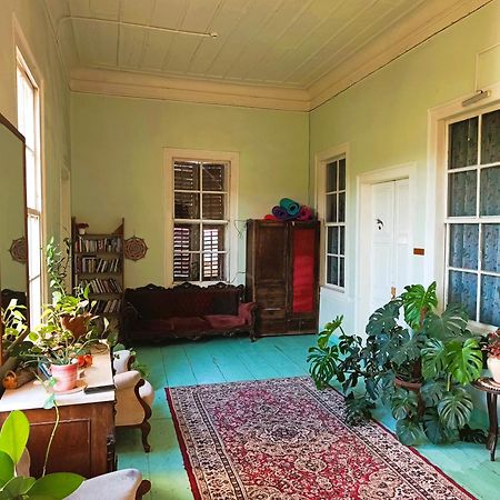 Lotus Garden Hostel Измир Экстерьер фото
