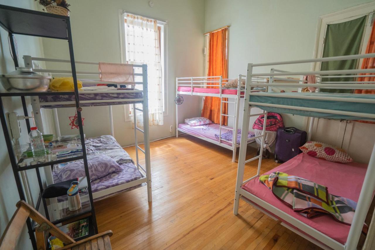 Lotus Garden Hostel Измир Экстерьер фото