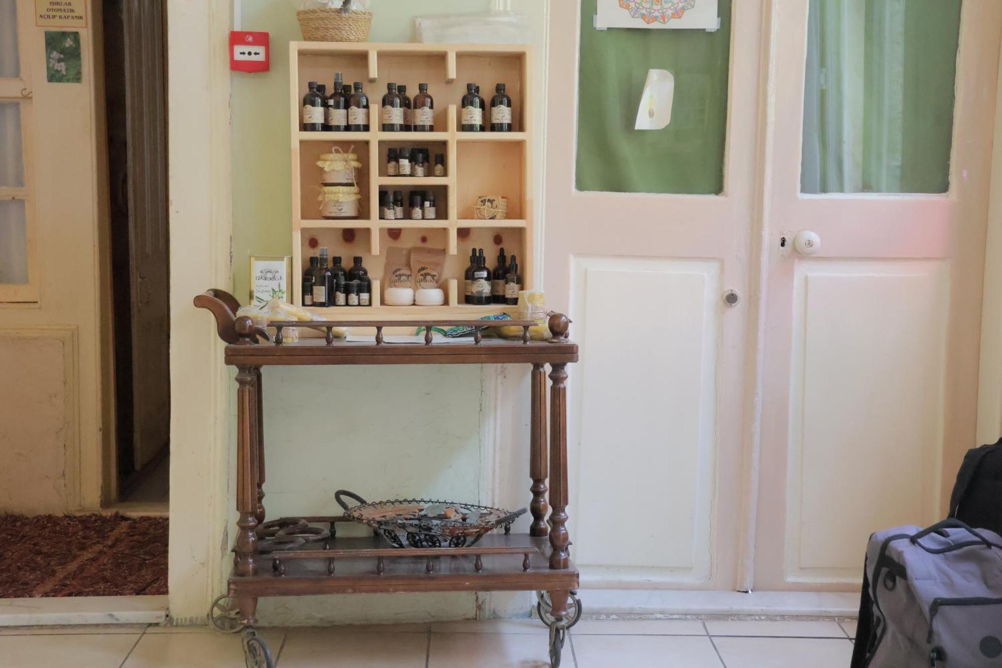 Lotus Garden Hostel Измир Экстерьер фото