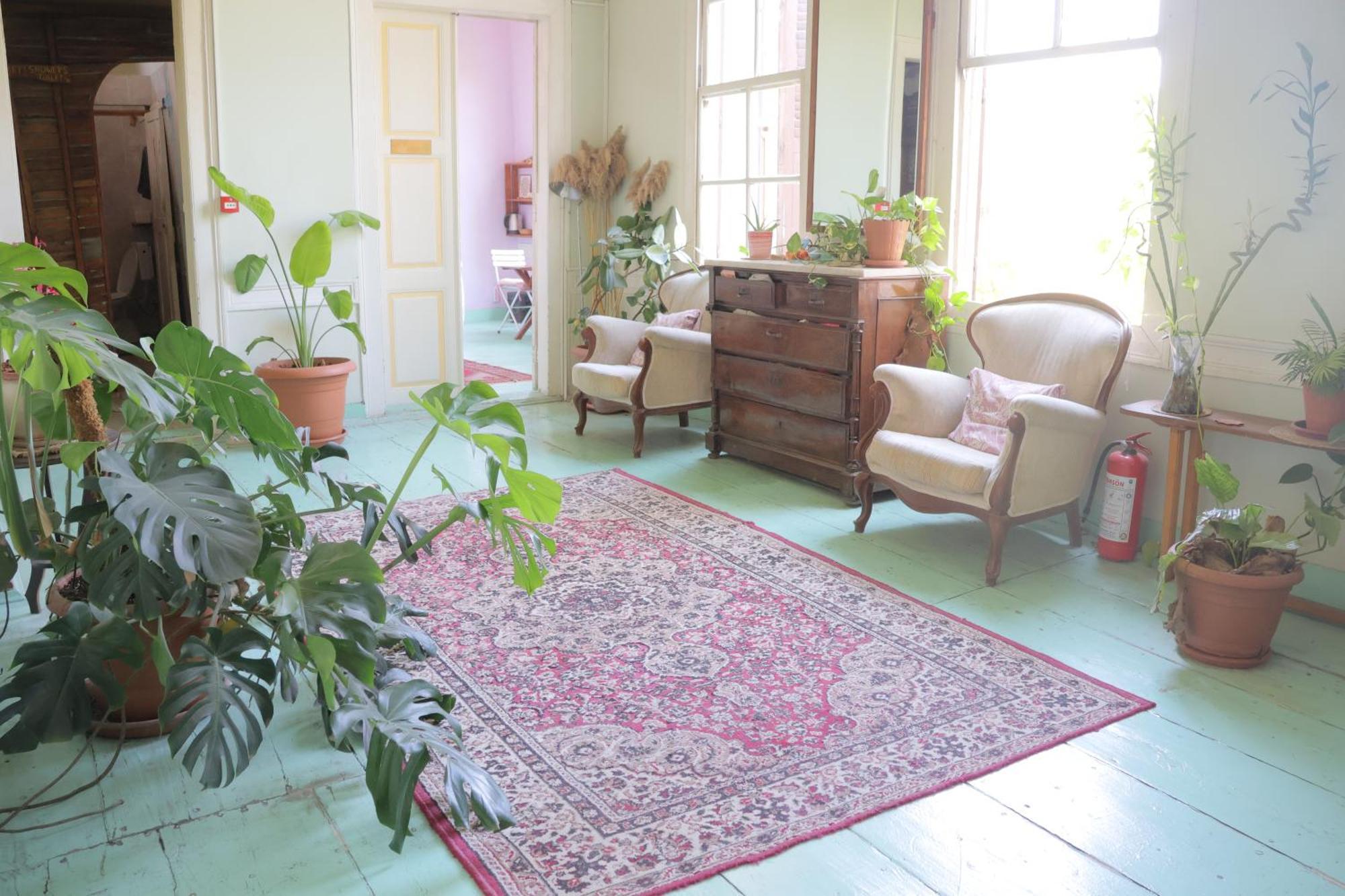 Lotus Garden Hostel Измир Экстерьер фото