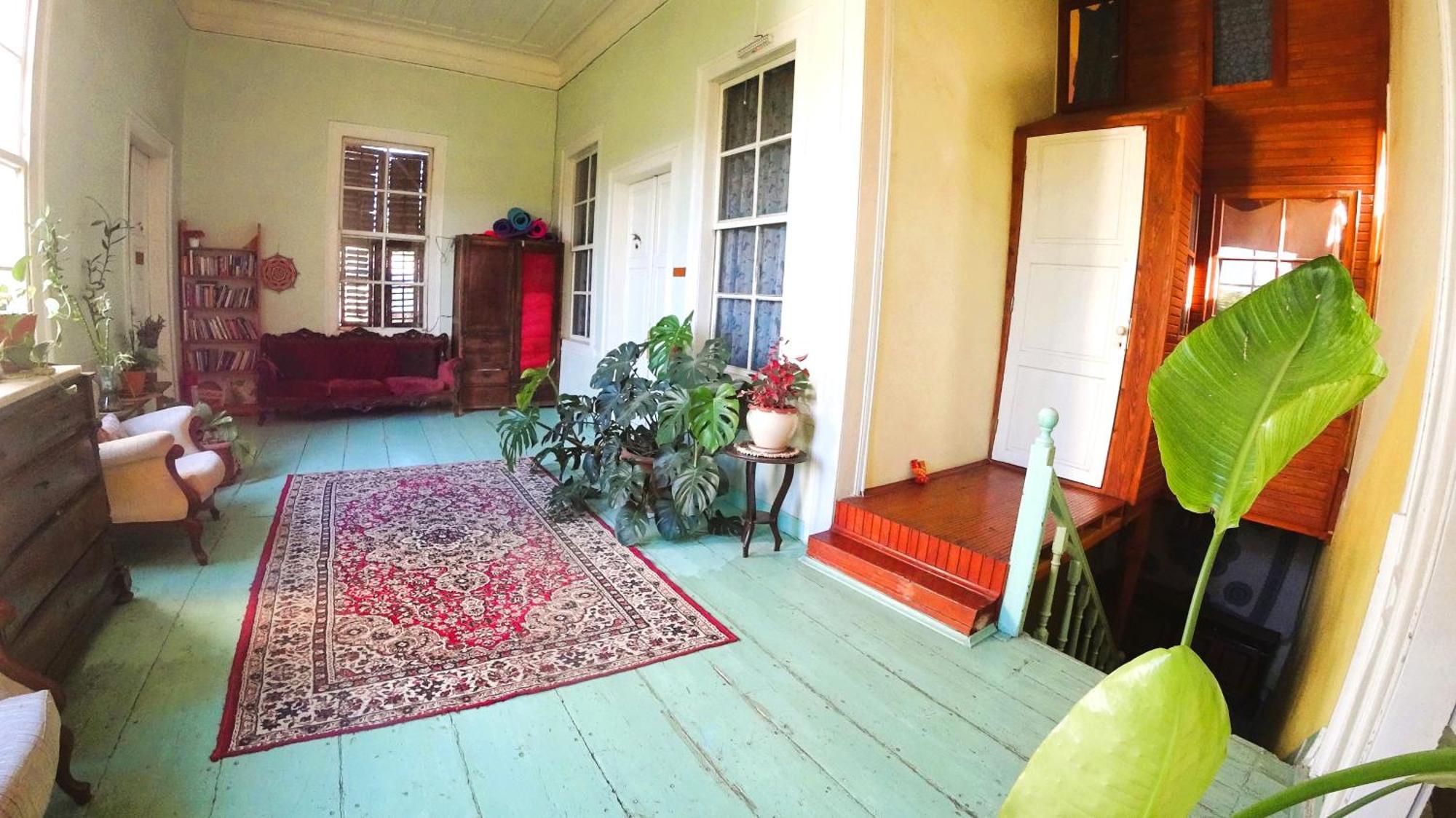 Lotus Garden Hostel Измир Экстерьер фото