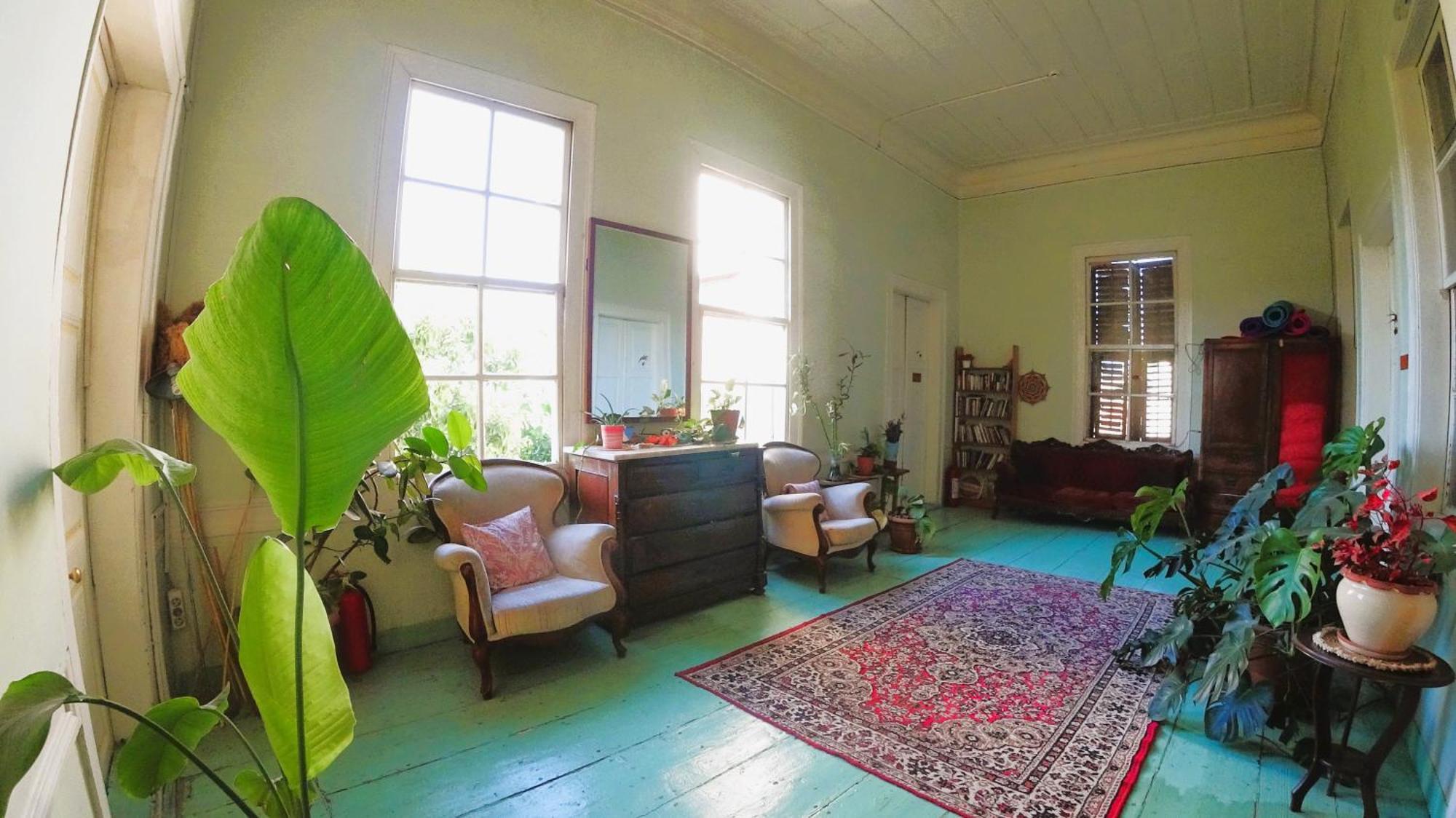 Lotus Garden Hostel Измир Экстерьер фото