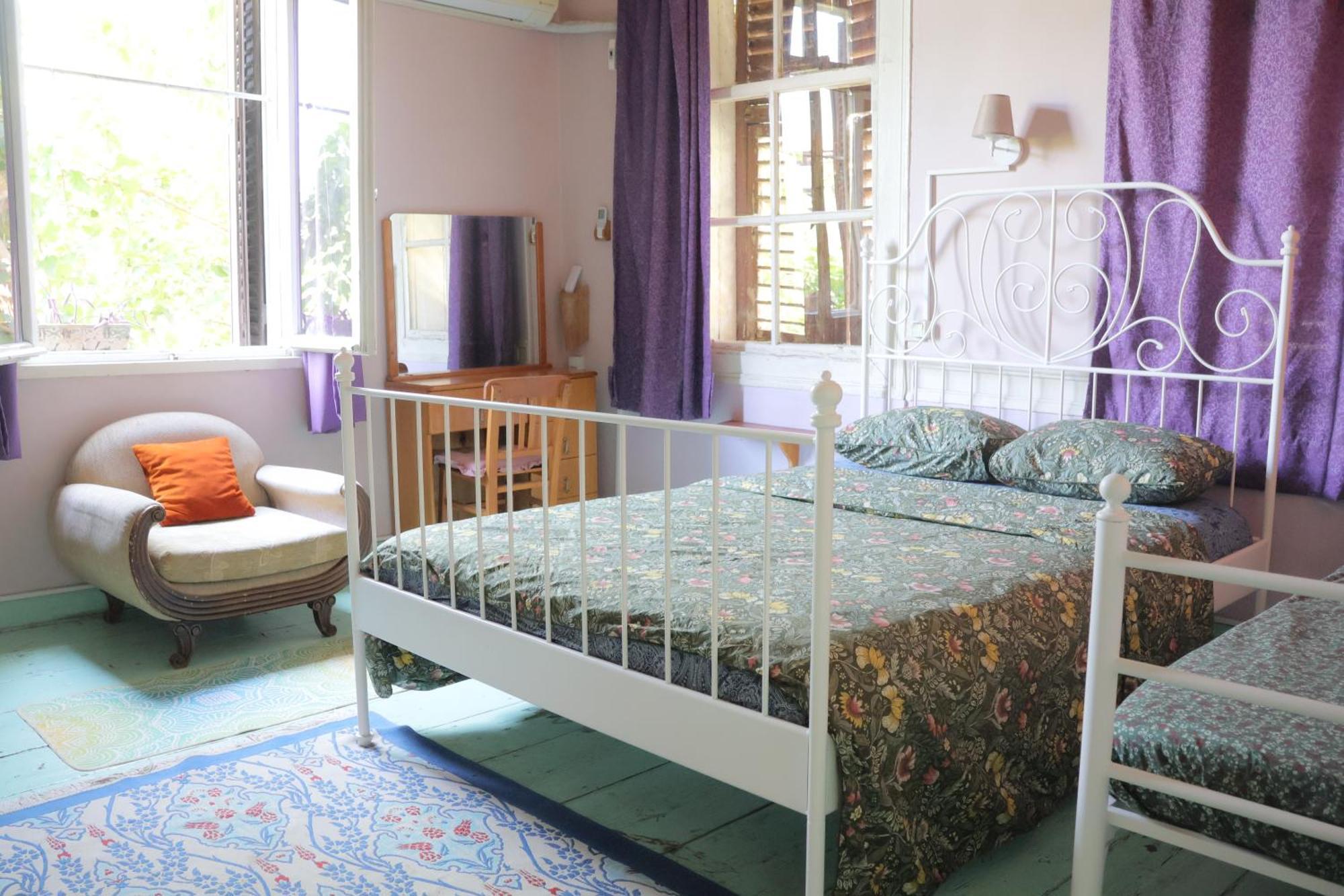 Lotus Garden Hostel Измир Экстерьер фото
