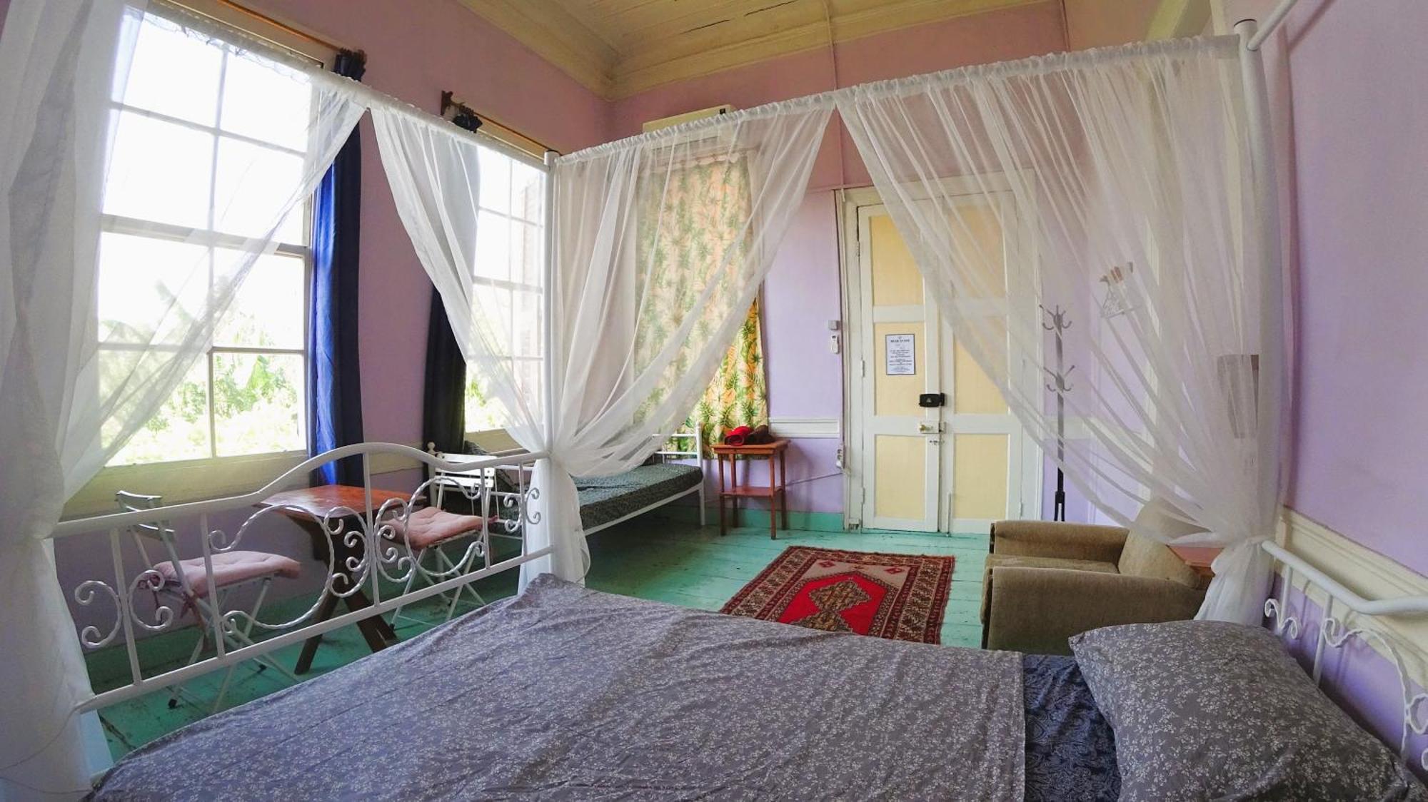Lotus Garden Hostel Измир Экстерьер фото