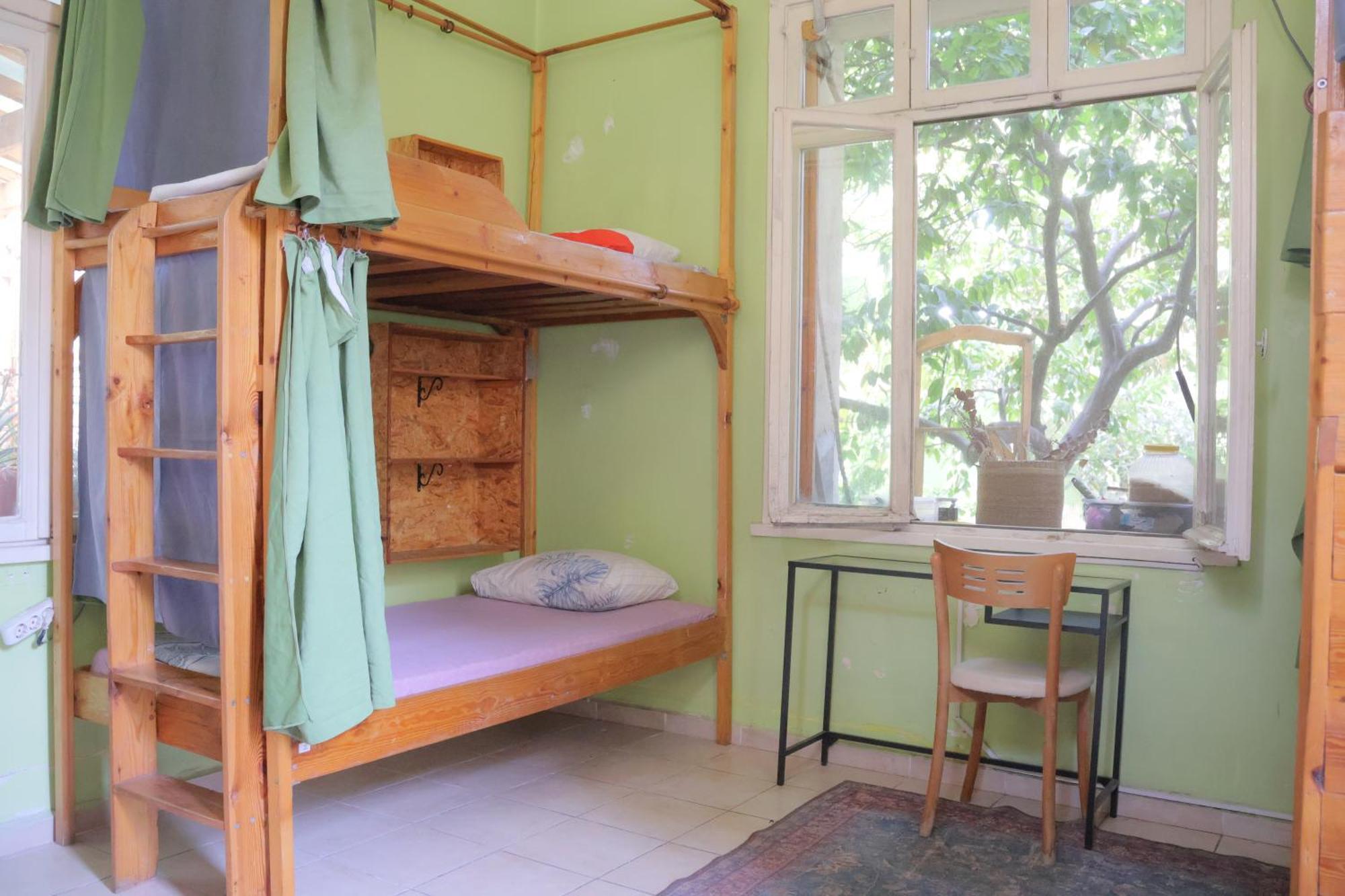Lotus Garden Hostel Измир Экстерьер фото