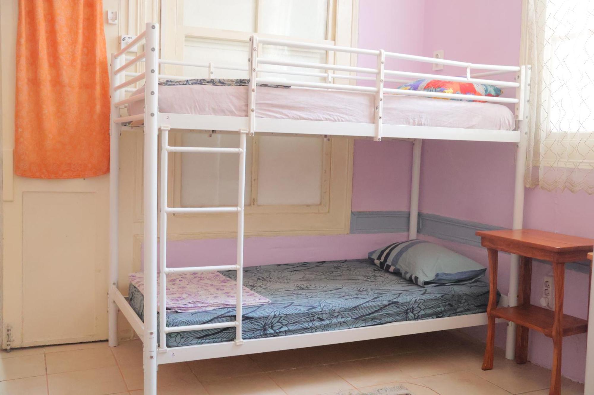 Lotus Garden Hostel Измир Экстерьер фото