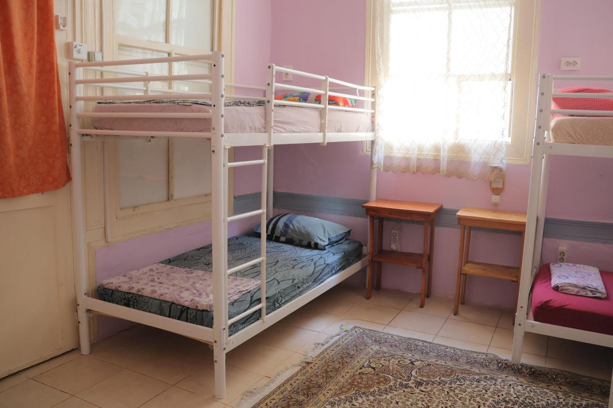 Lotus Garden Hostel Измир Экстерьер фото